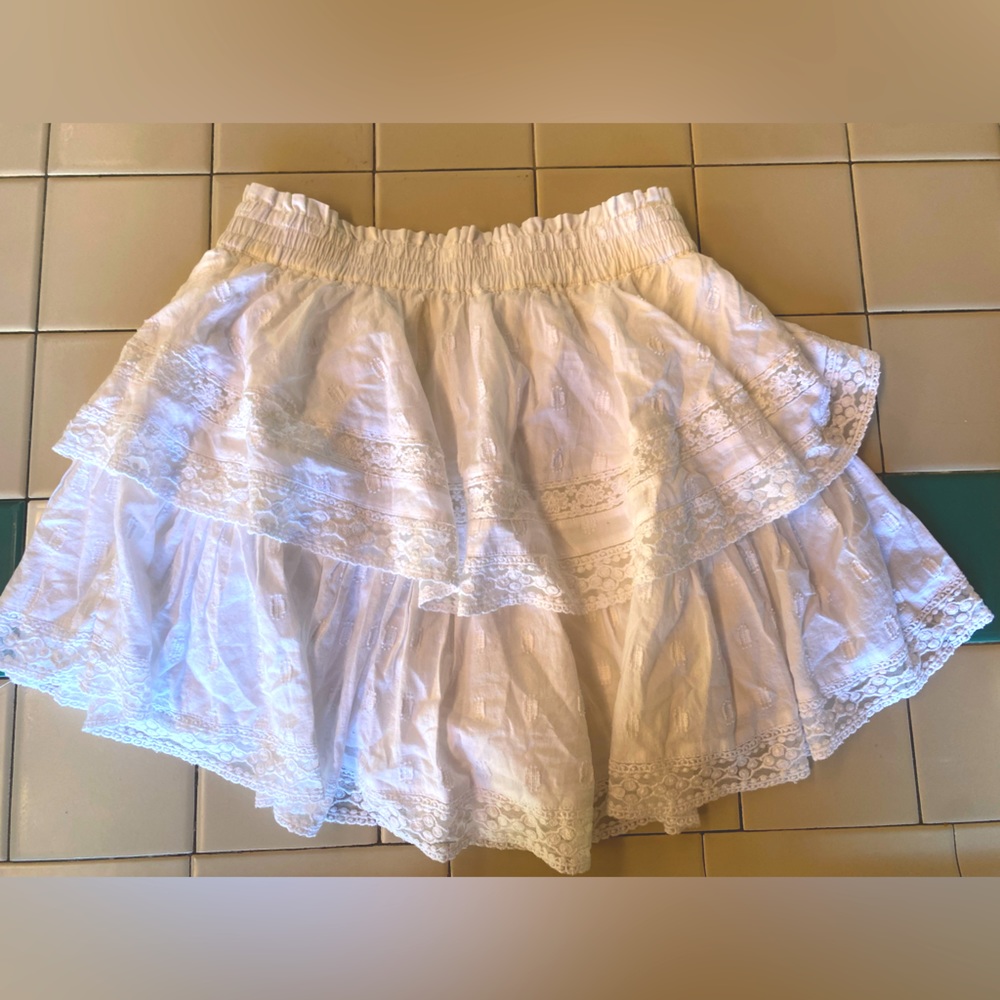 NWT white ruffle AE skort (XS)